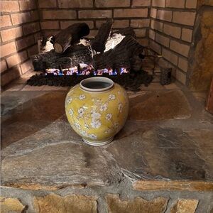 Charming Yellow Floral Vase